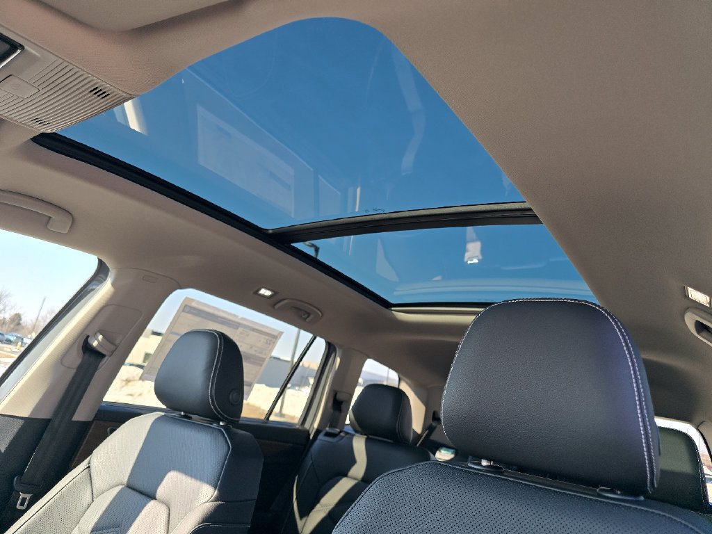 New 2026 Volkswagen Atlas SE AWD/4WD image 2