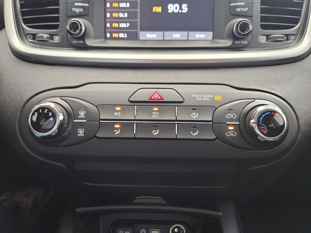 Used 2020 Kia Sorento L FWD image 21