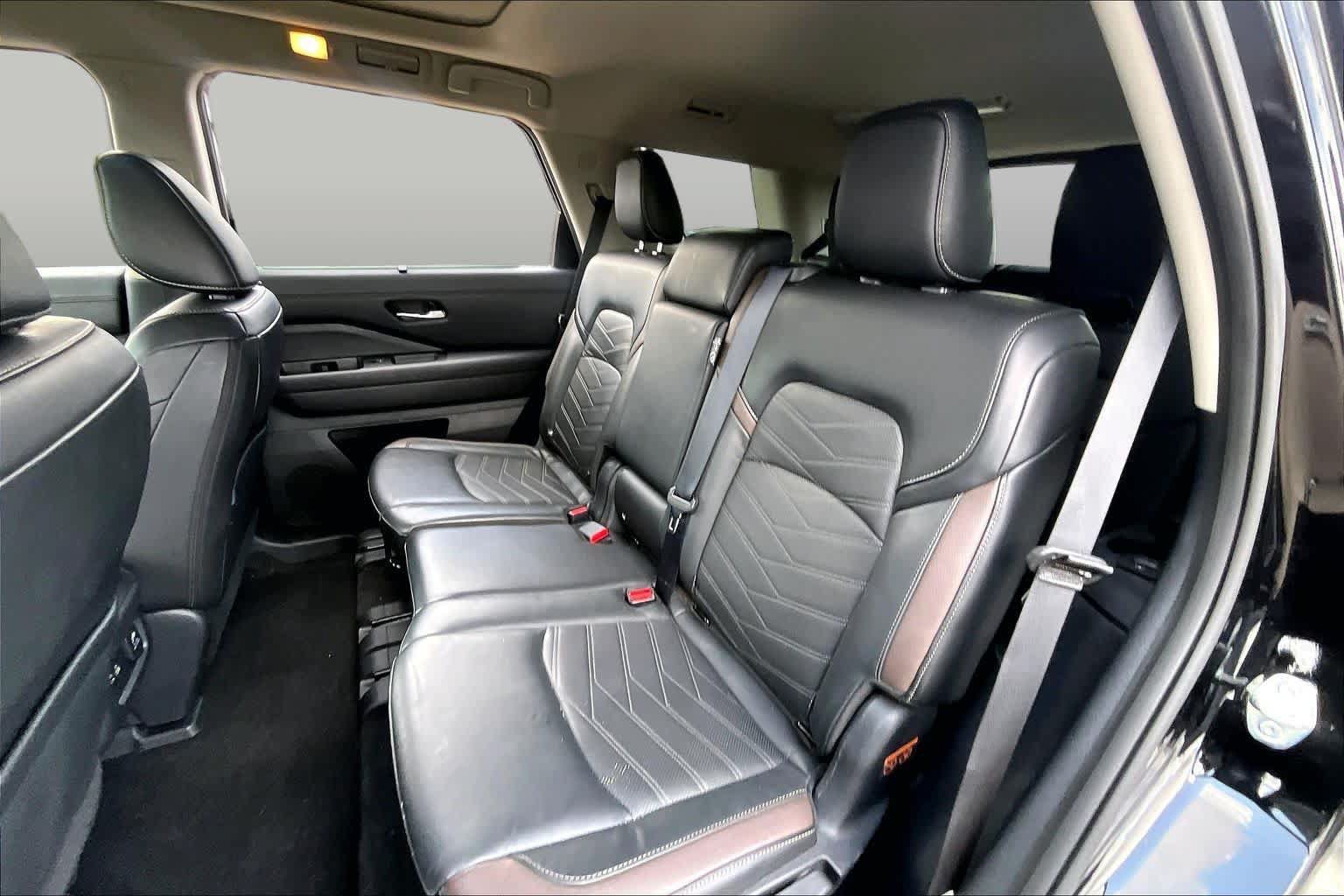 Certified 2025 Nissan Pathfinder Platinum w/ Cargo Package FWD image 20