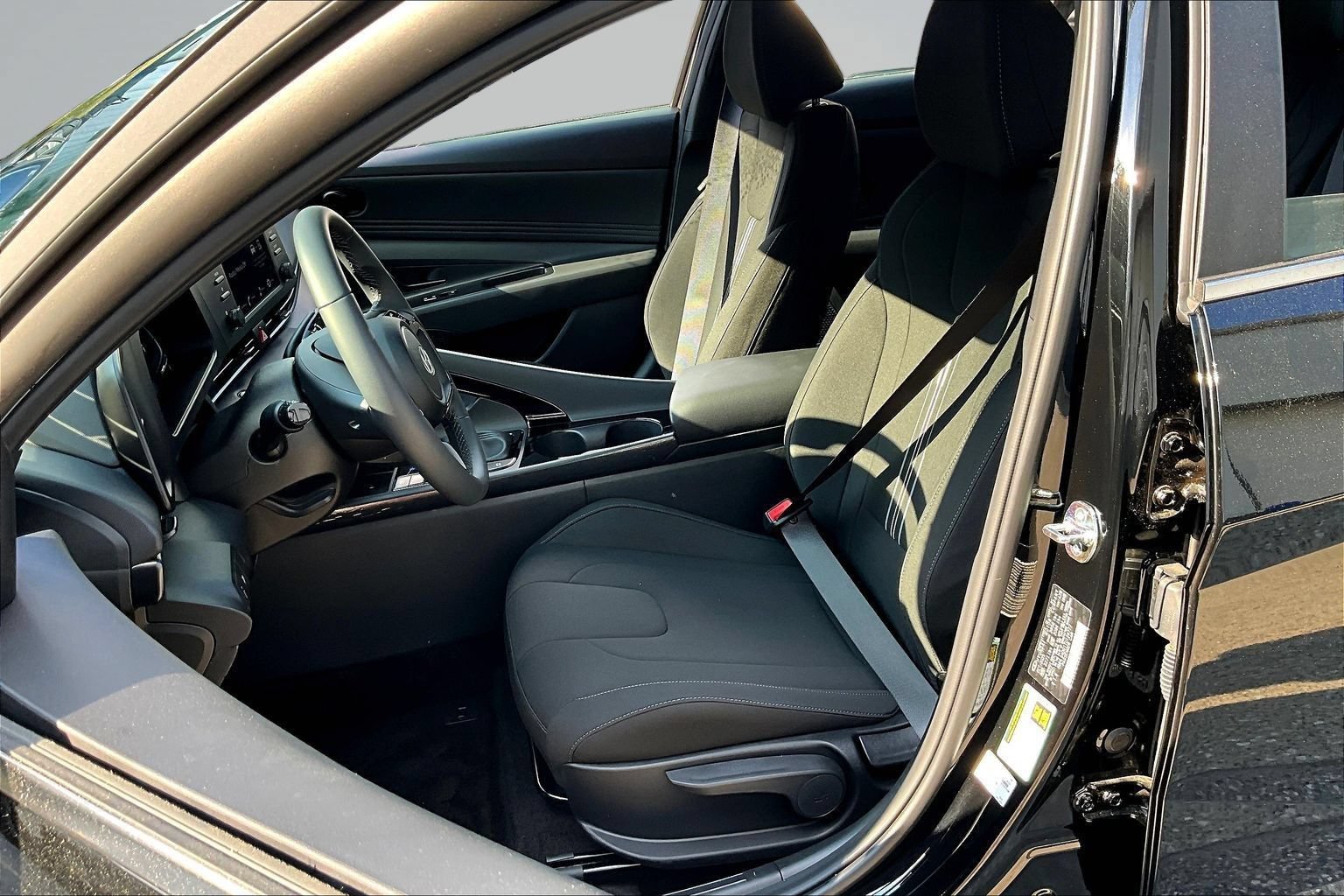Used 2026 Hyundai Elantra SEL Sport Premium w/ Cargo Package FWD image 21