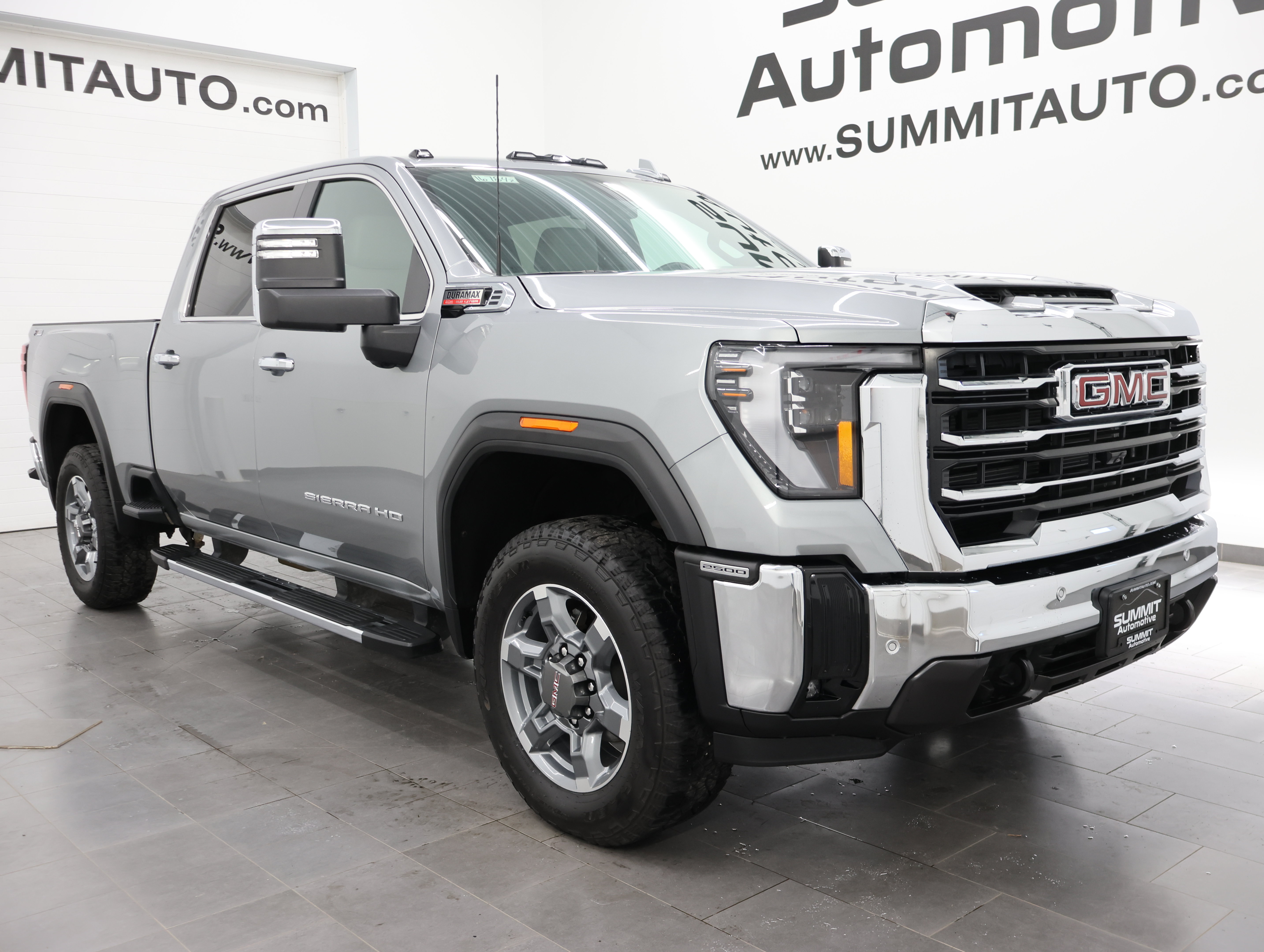 Used 2025 GMC Sierra 2500 SLT w/ SLT Premium Package AWD/4WD image 2