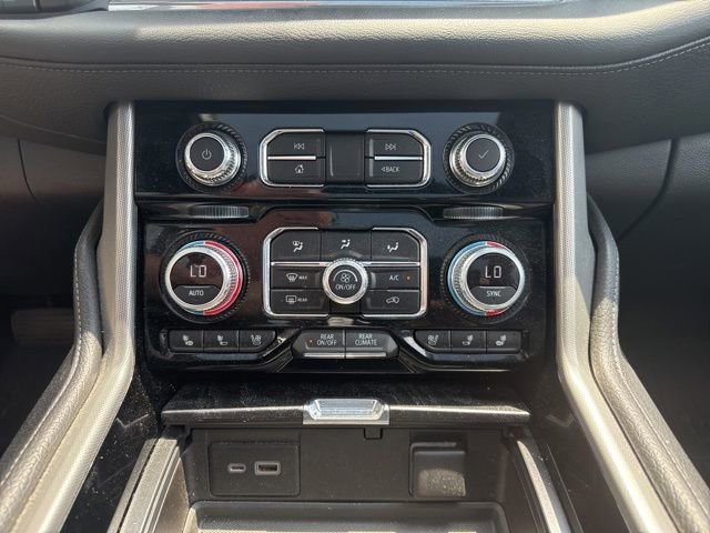 Used 2021 GMC Yukon Denali w/ Denali Premium Package AWD/4WD image 24