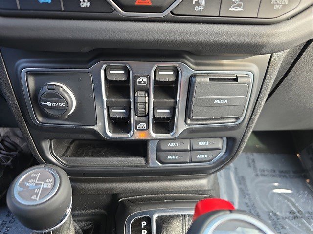 Used 2024 Jeep Wrangler Sahara w/ Technology Group image 28