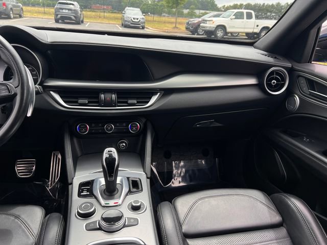 Used 2022 Alfa Romeo Stelvio Veloce AWD/4WD image 15