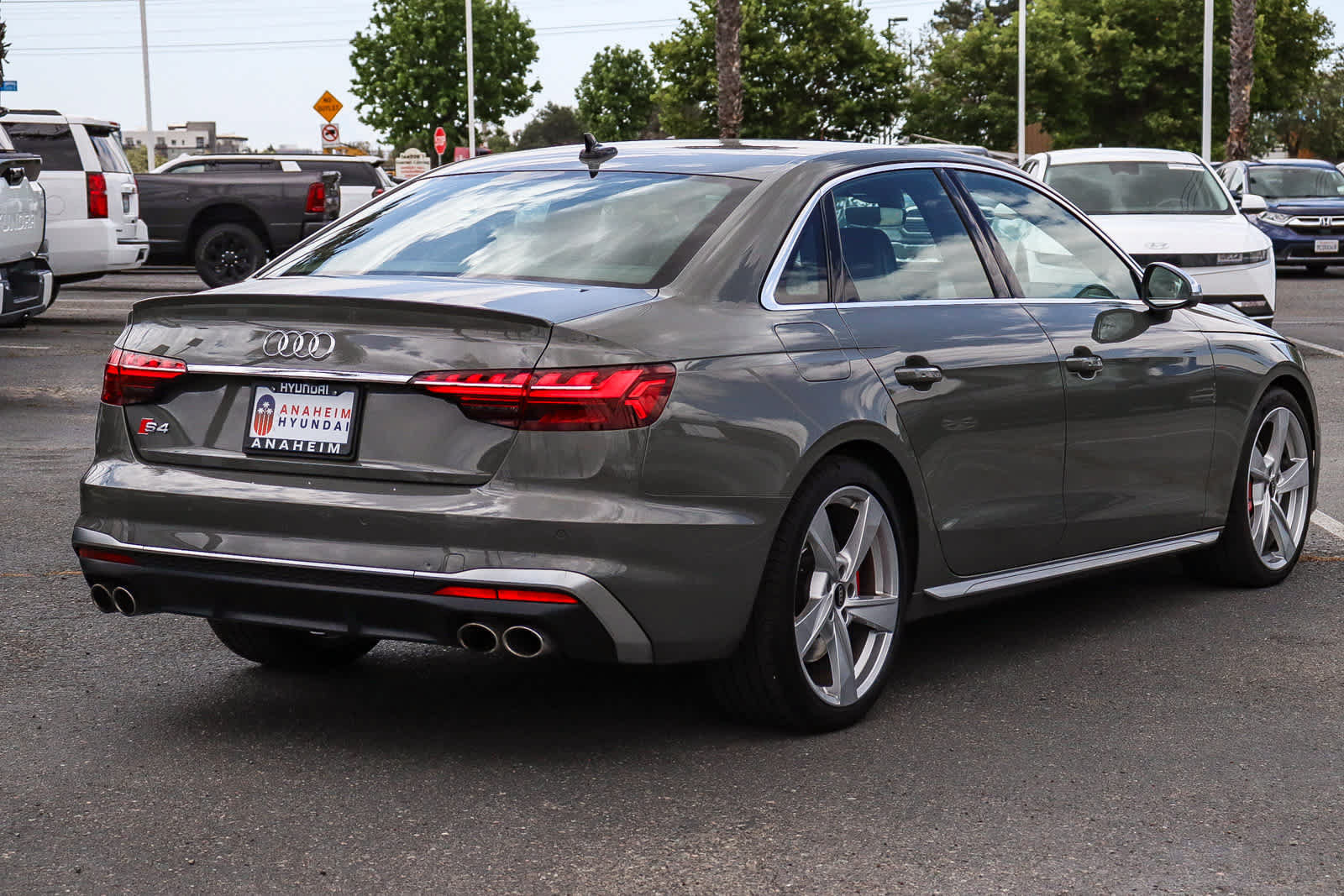 Used 2023 Audi S4 Premium Plus w/ Premium Plus Package AWD/4WD image 7