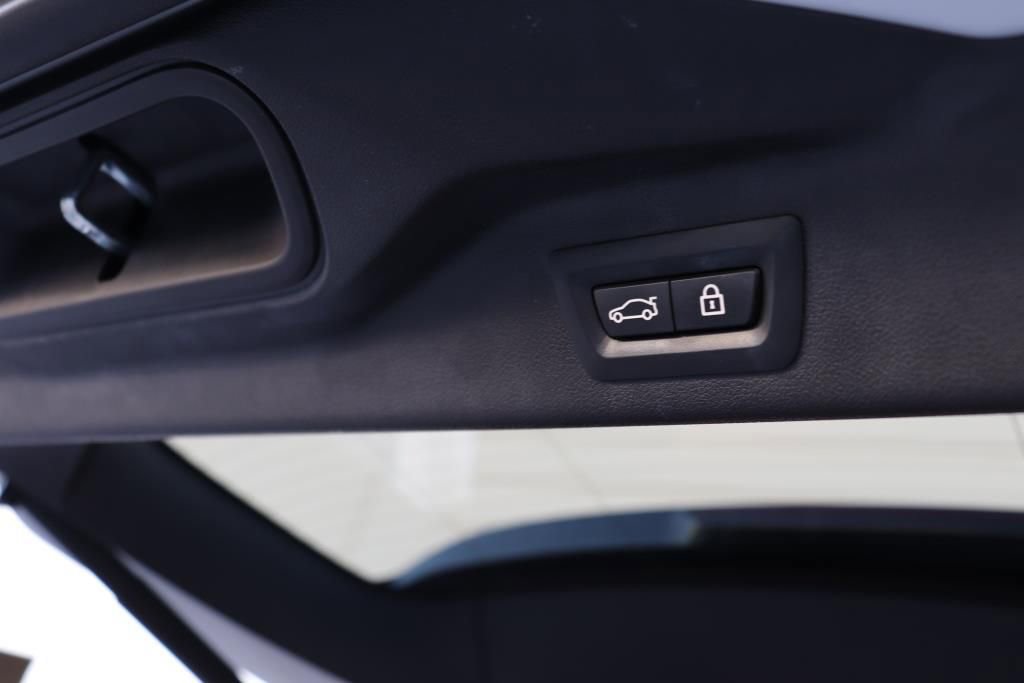 Used 2021 BMW X7 xDrive40i w/ M Sport Package image 28