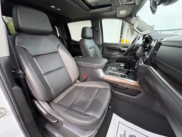 Used 2025 Chevrolet Silverado 1500 LT Trail Boss w/ Convenience Package II AWD/4WD image 28