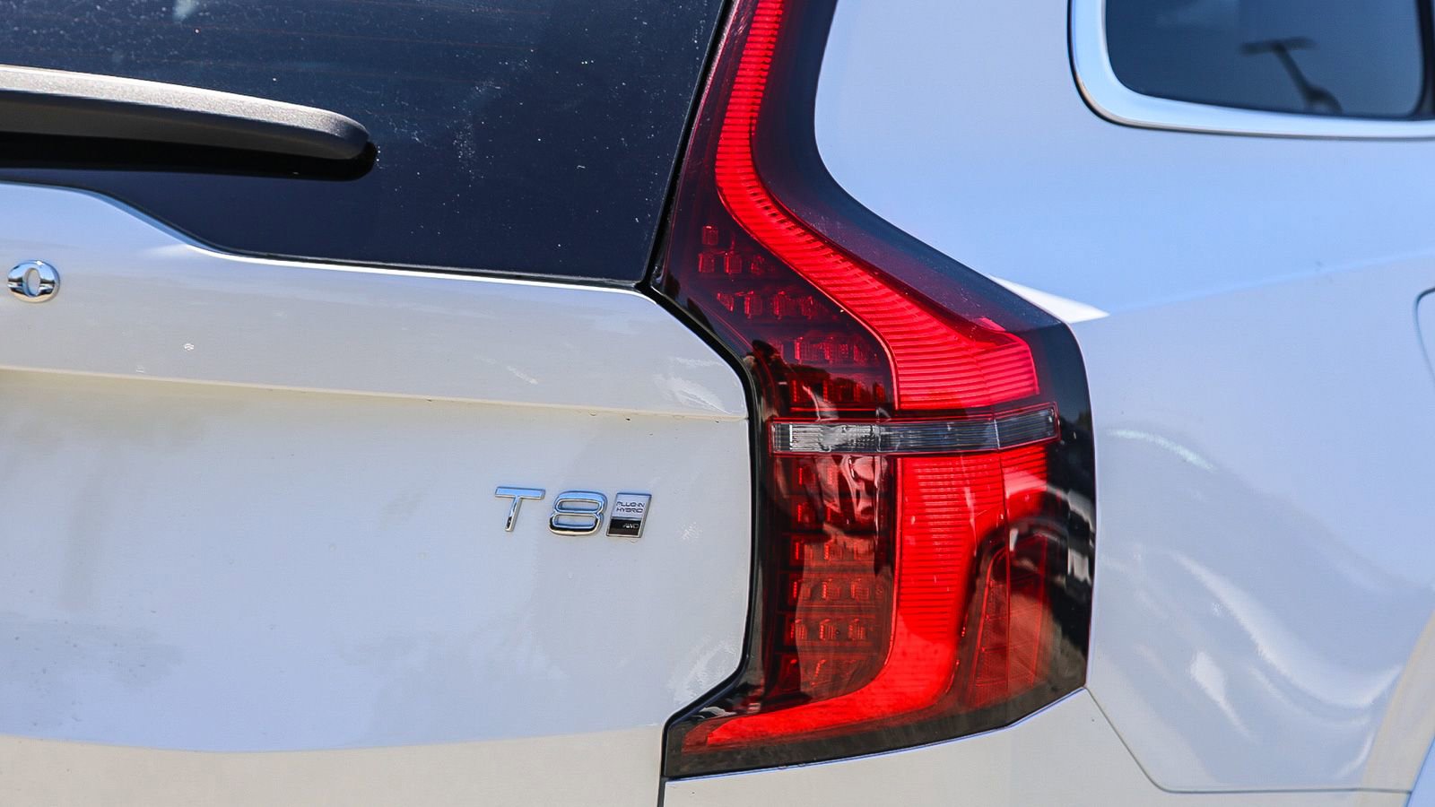 Used 2025 Volvo XC90 T8 Plus w/ Protection Package Premier AWD/4WD image 9