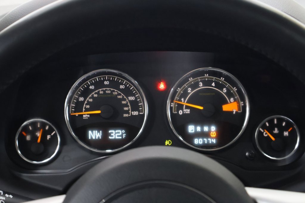 Used 2014 Jeep Compass Latitude w/ Sun/Sound Group image 18