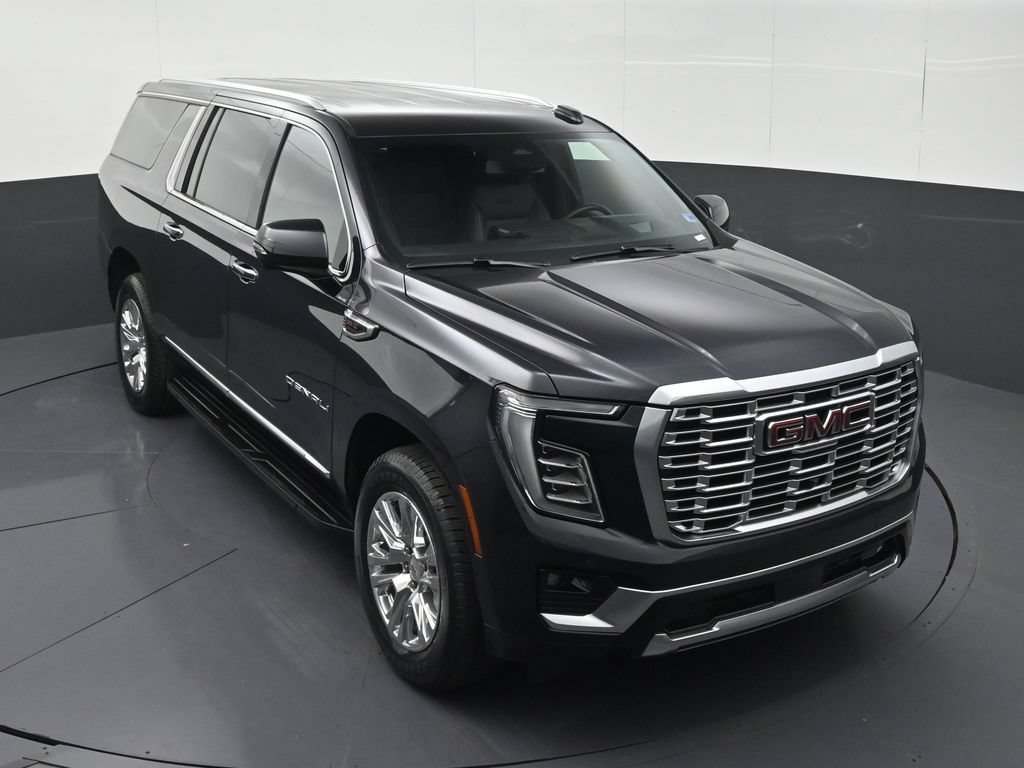 Used 2025 GMC Yukon XL Denali AWD/4WD image 28