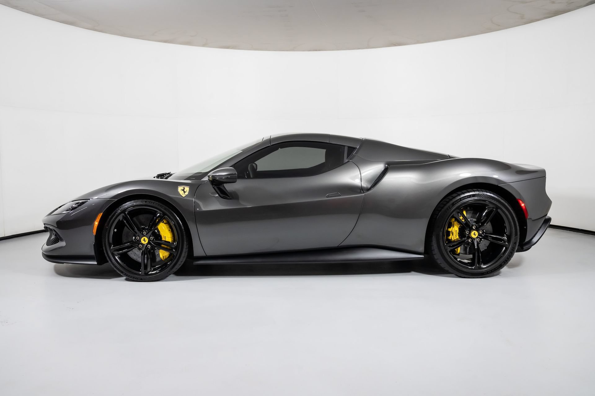 Used 2023 Ferrari 296 GTS RWD image 11