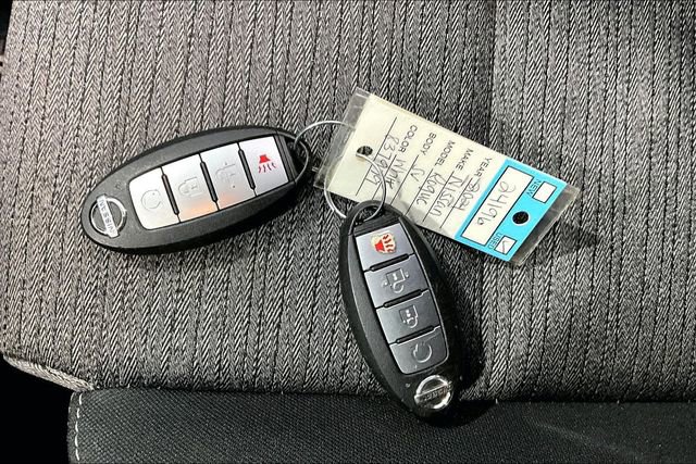 Used 2021 Nissan Rogue SV image 35