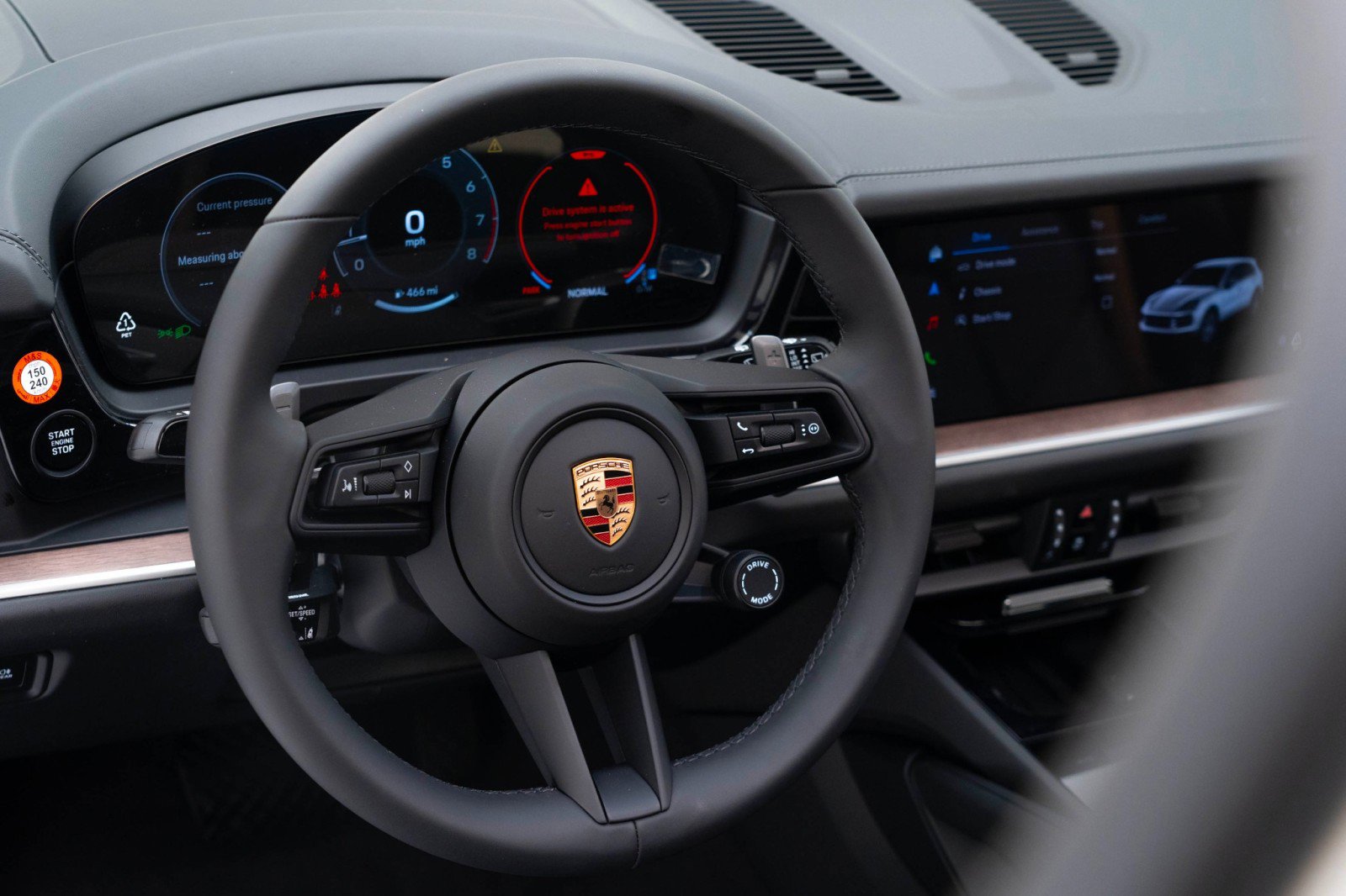 New 2025 Porsche Cayenne image 19