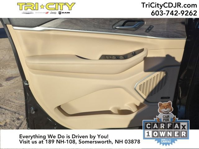 Used 2022 Jeep Grand Cherokee Limited image 11