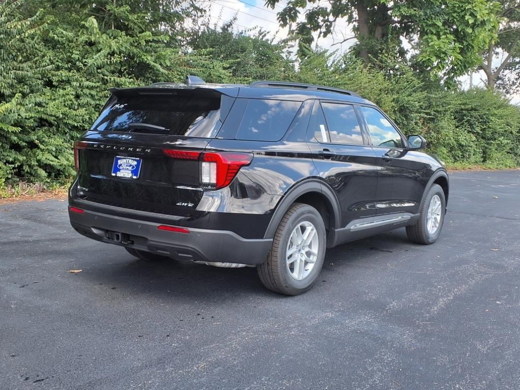 New 2025 Ford Explorer Active image 2