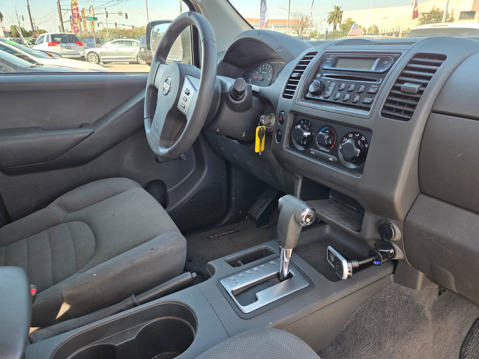 Used 2006 Nissan Frontier XE w/ (G01) XE Preferred Pkg RWD image 11