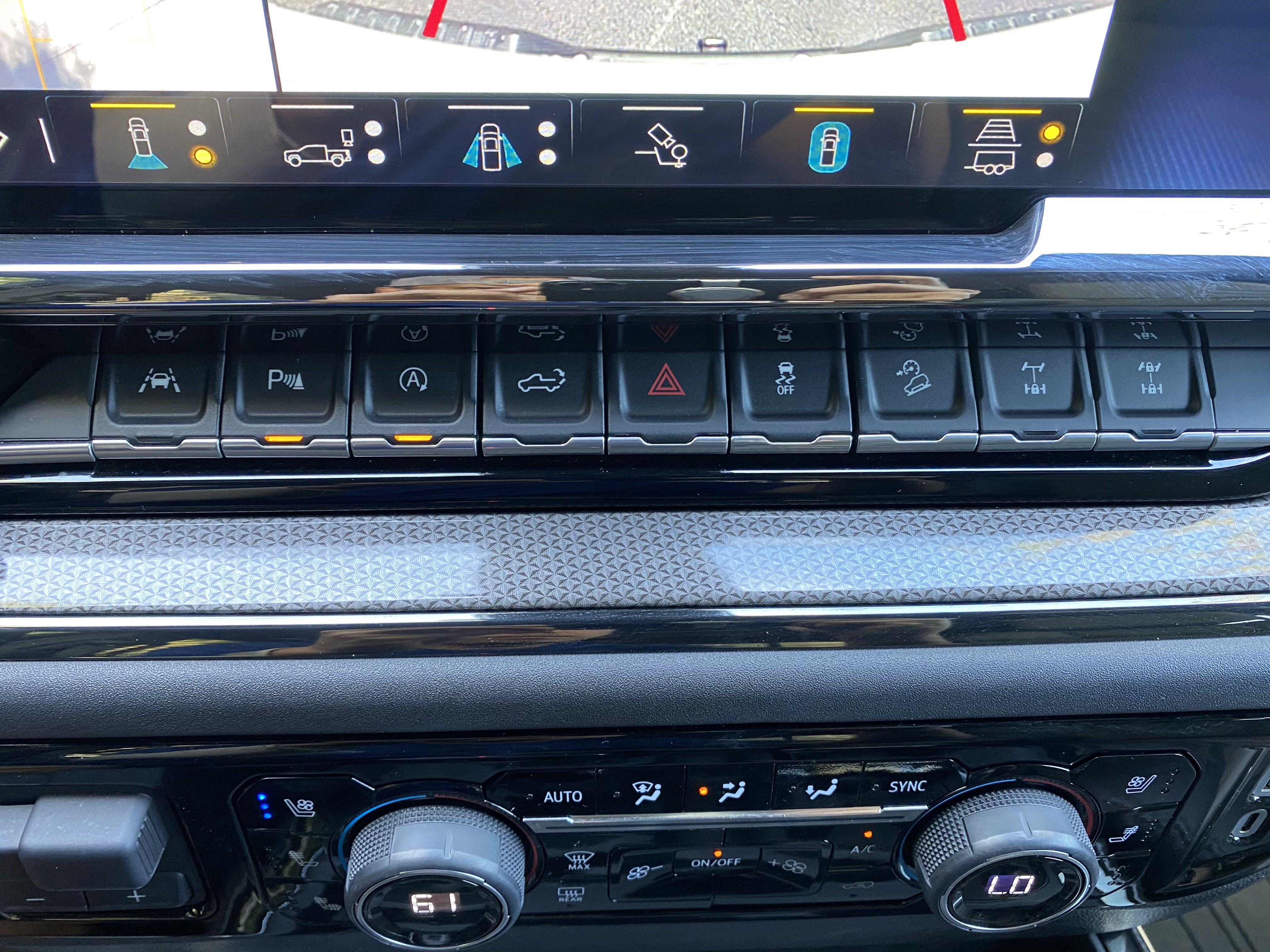 Used 2023 Chevrolet Silverado 1500 ZR2 w/ Technology Package AWD/4WD image 28