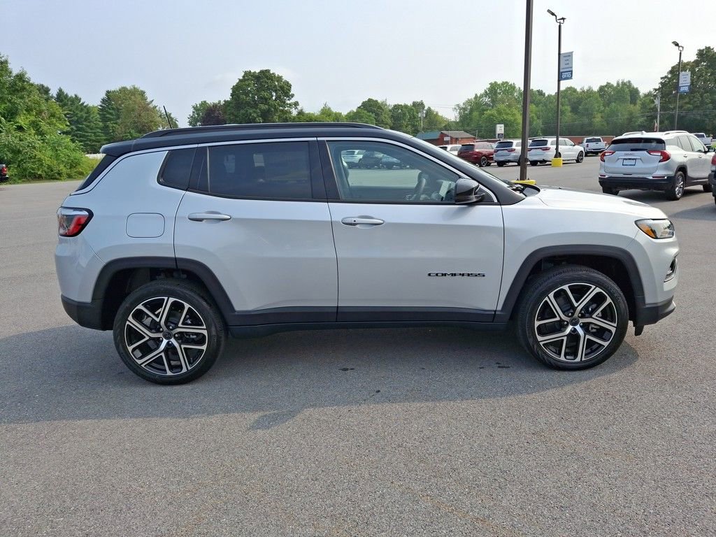 New 2025 Jeep Compass Limited w/ Sun & Sound Group image 8