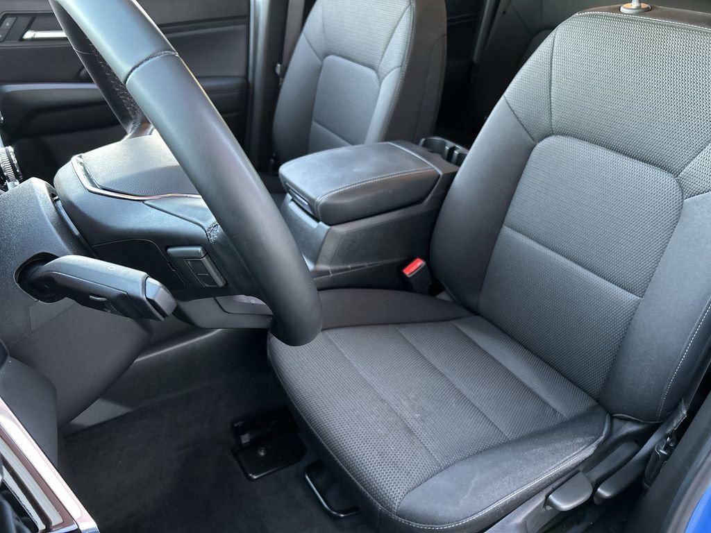 Used 2025 GMC Canyon Elevation image 17