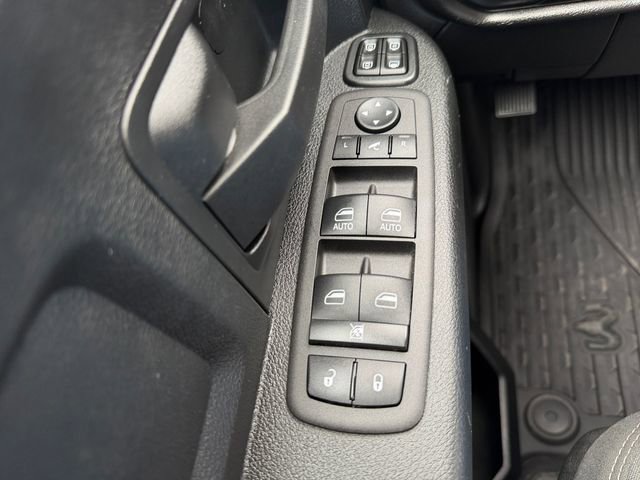 Used 2024 RAM 3500 Tradesman w/ Chrome Appearance Group AWD/4WD image 17