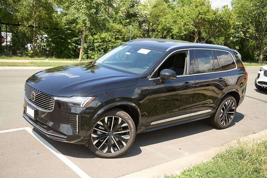New 2025 Volvo XC90 B6 Plus w/ Protection Package image 3