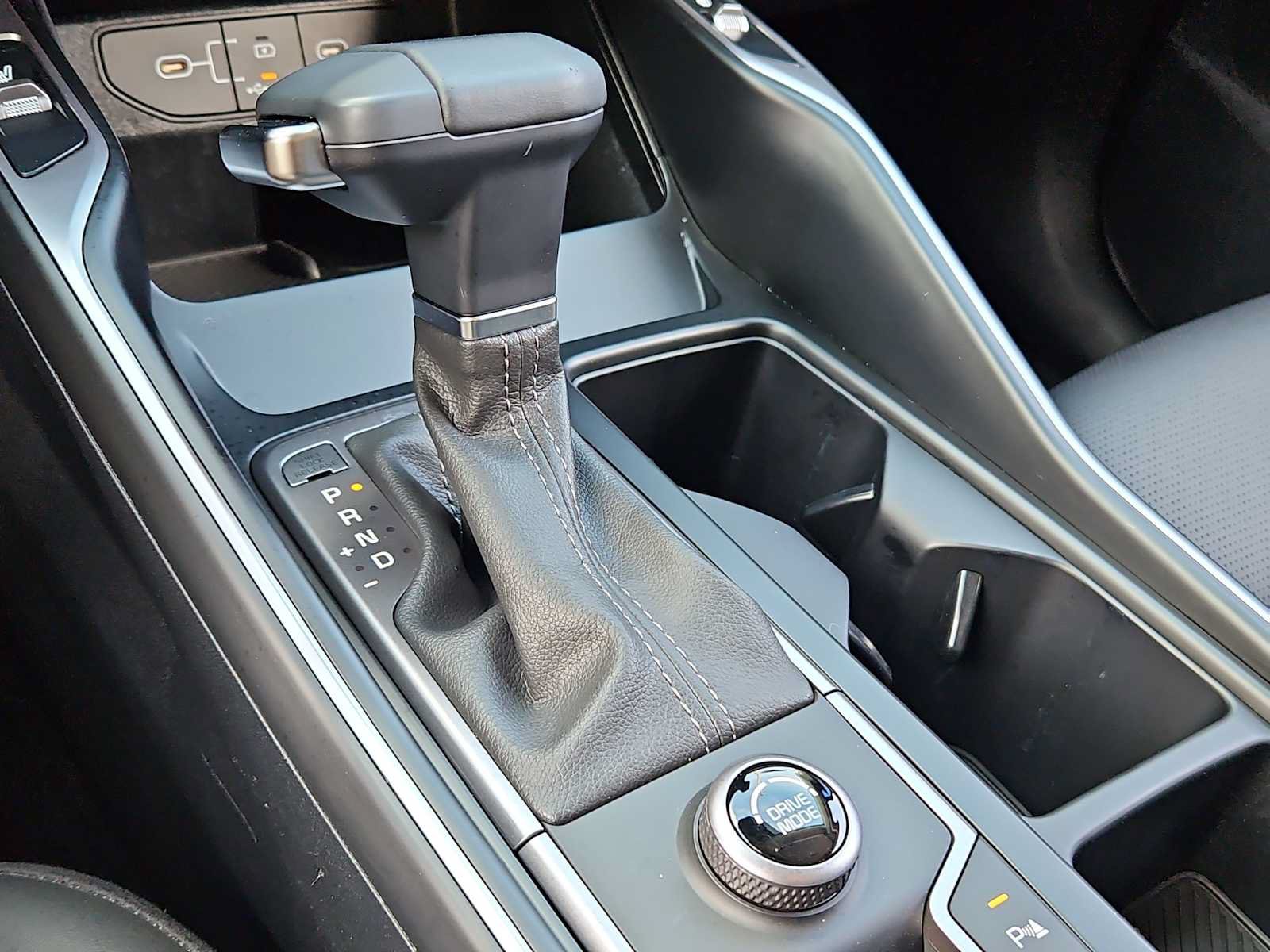 Certified 2025 Kia Sorento S FWD image 29