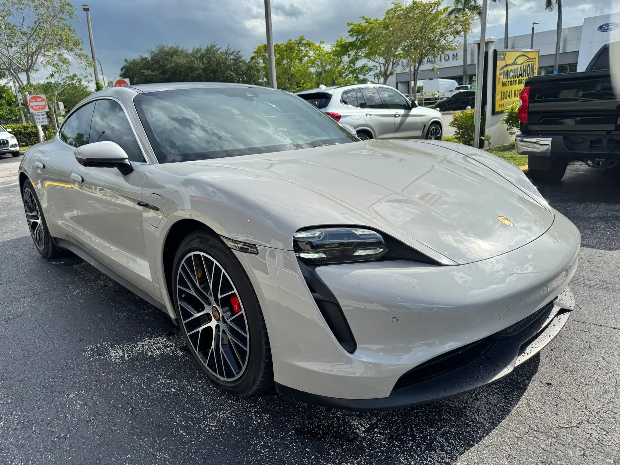 Used 2021 Porsche Taycan 4S AWD/4WD image 3