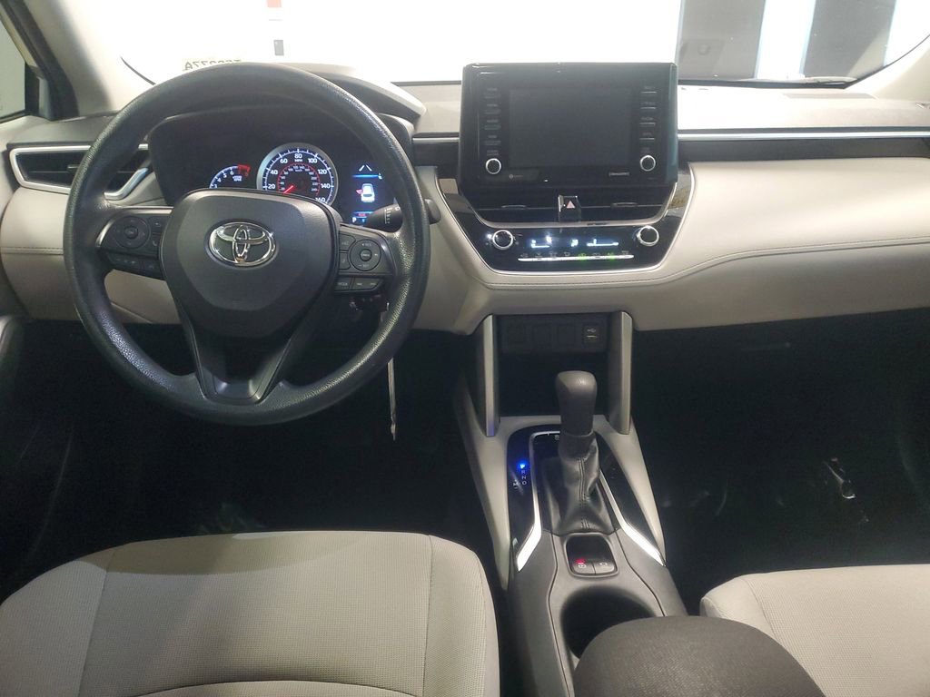 Certified 2022 Toyota Corolla Cross L image 9