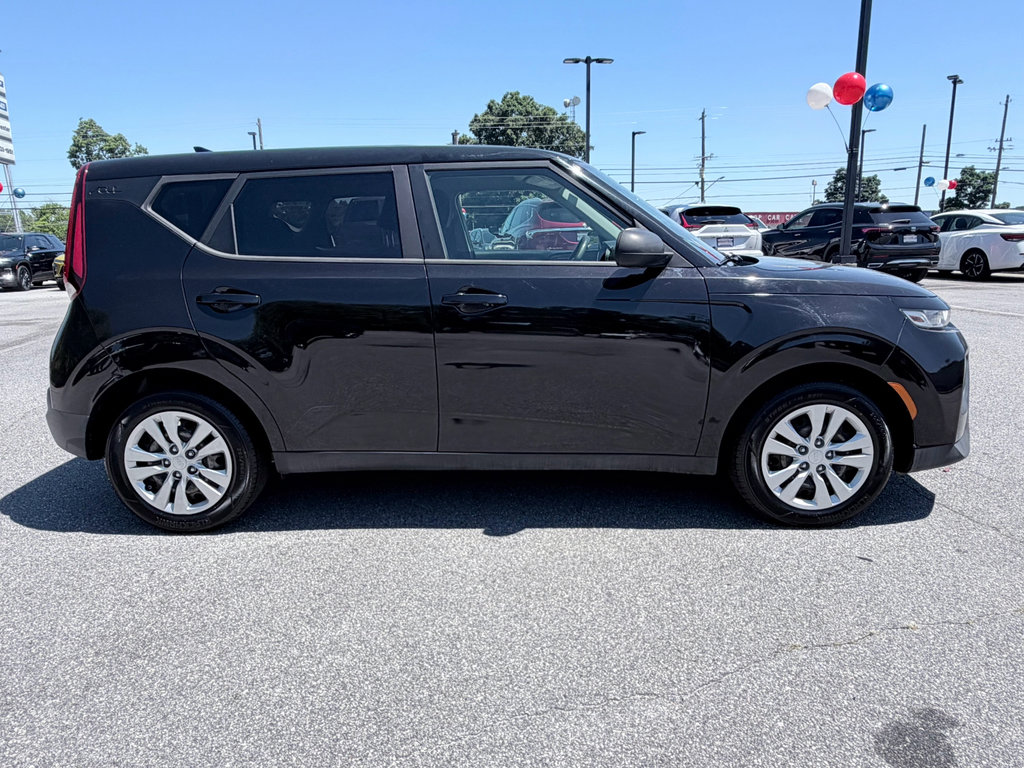 Used 2021 Kia Soul LX FWD image 4