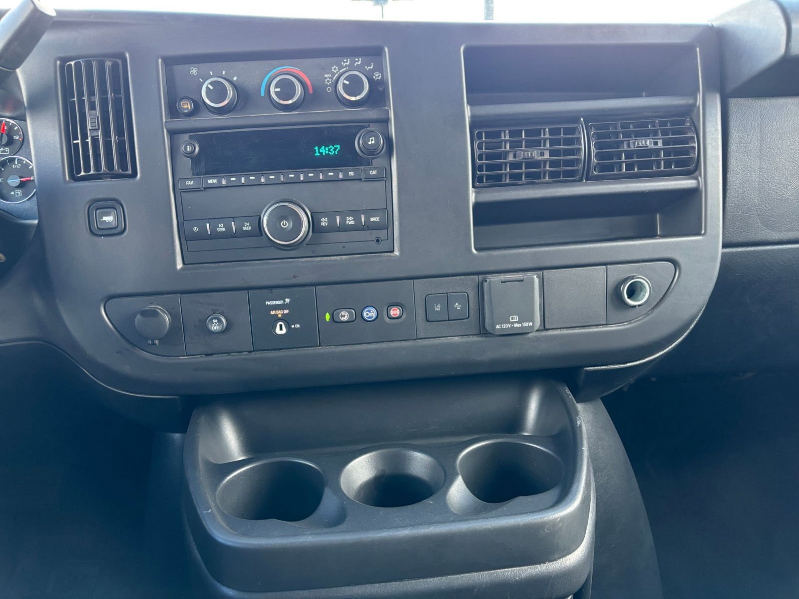 Used 2025 Chevrolet Express 3500 LT w/ LT Preferred Equipment Group image 17