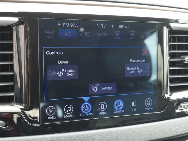 Used 2017 Chrysler Pacifica Touring-L image 4