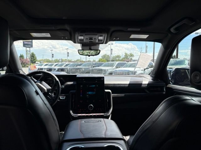 Used 2025 GMC Yukon AT4 Ultimate w/ LPO, AT4 Appearance Package AWD/4WD image 20