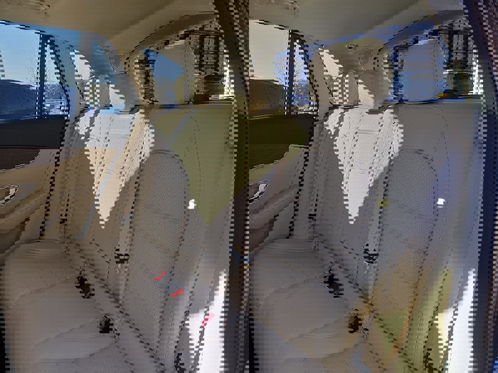 Used 2022 Mercedes-Benz GLC 300 4MATIC image 11