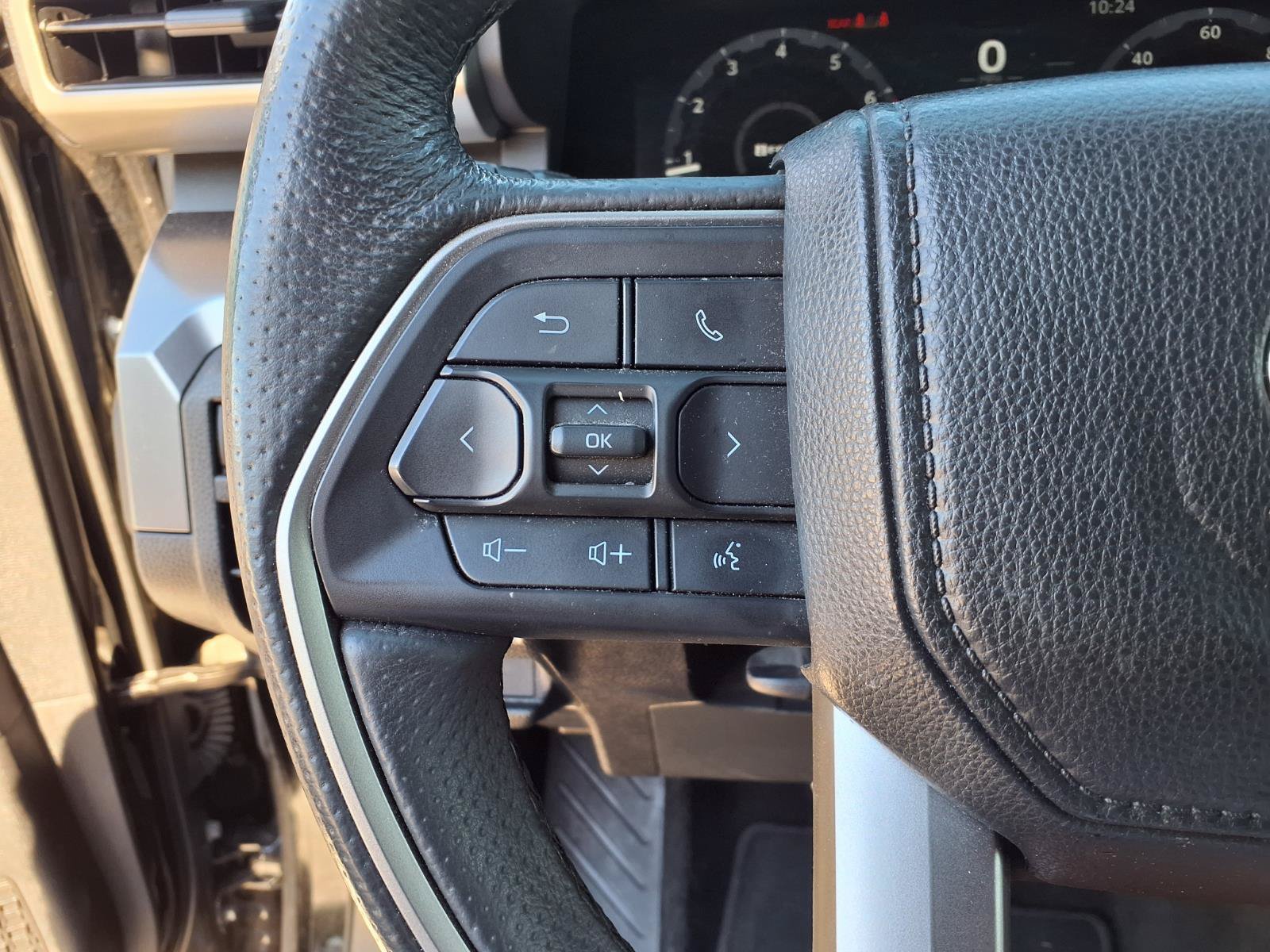 Used 2025 Toyota Tacoma TRD Sport AWD/4WD image 21