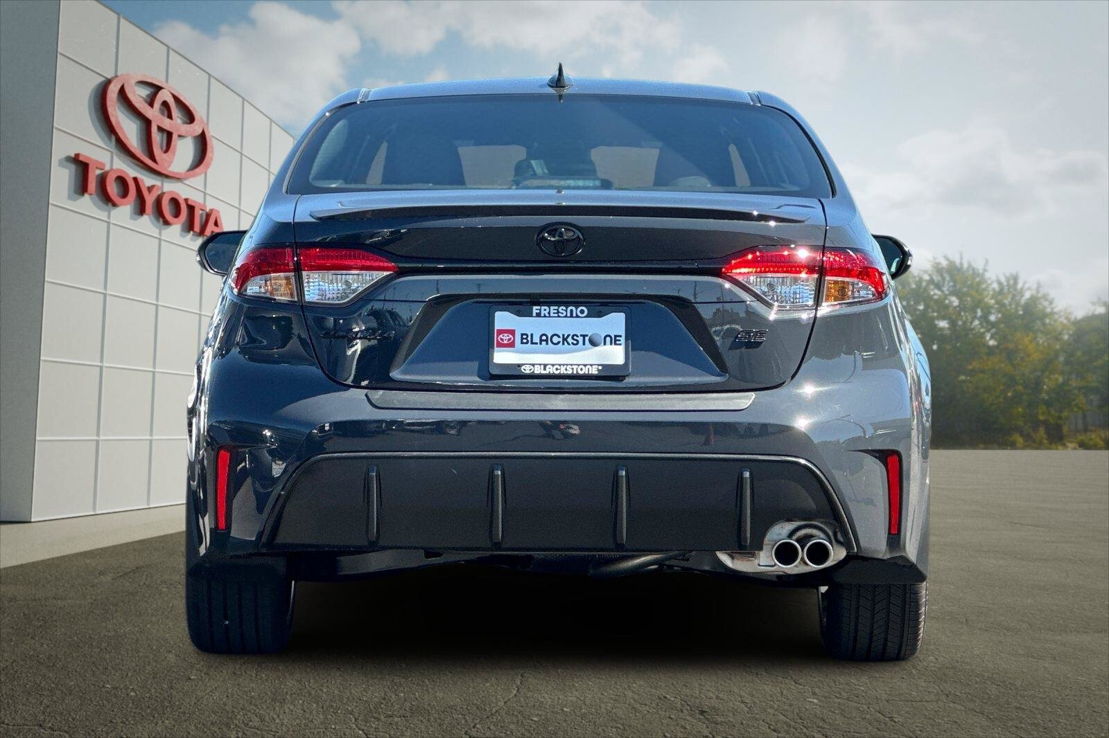 Certified 2026 Toyota Corolla SE FWD image 4