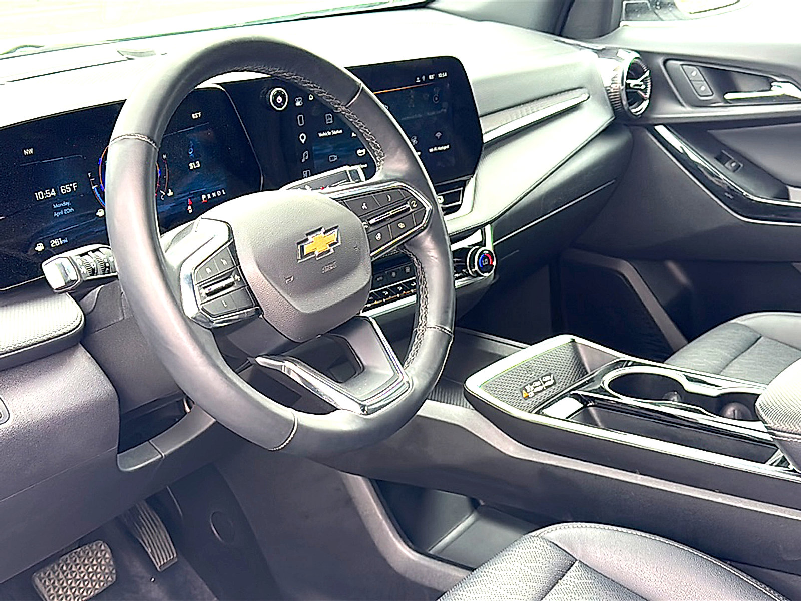 Used 2025 Chevrolet Equinox LT w/ Convenience Package II FWD image 12