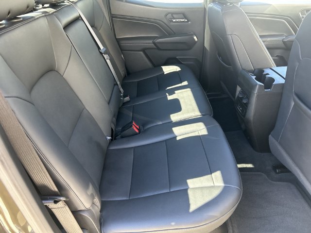 Used 2024 GMC Canyon Elevation w/ Elevation Premium Package AWD/4WD image 15