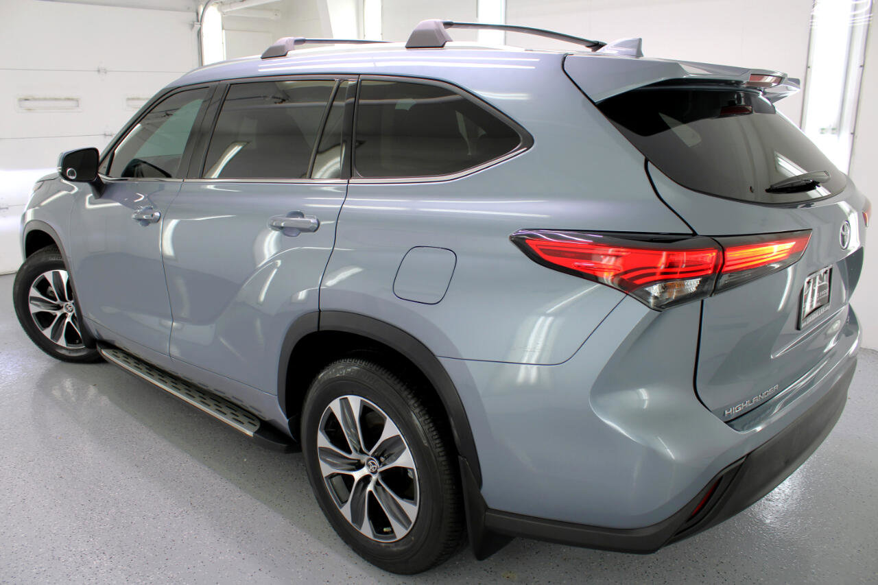 Used 2021 Toyota Highlander XLE image 31