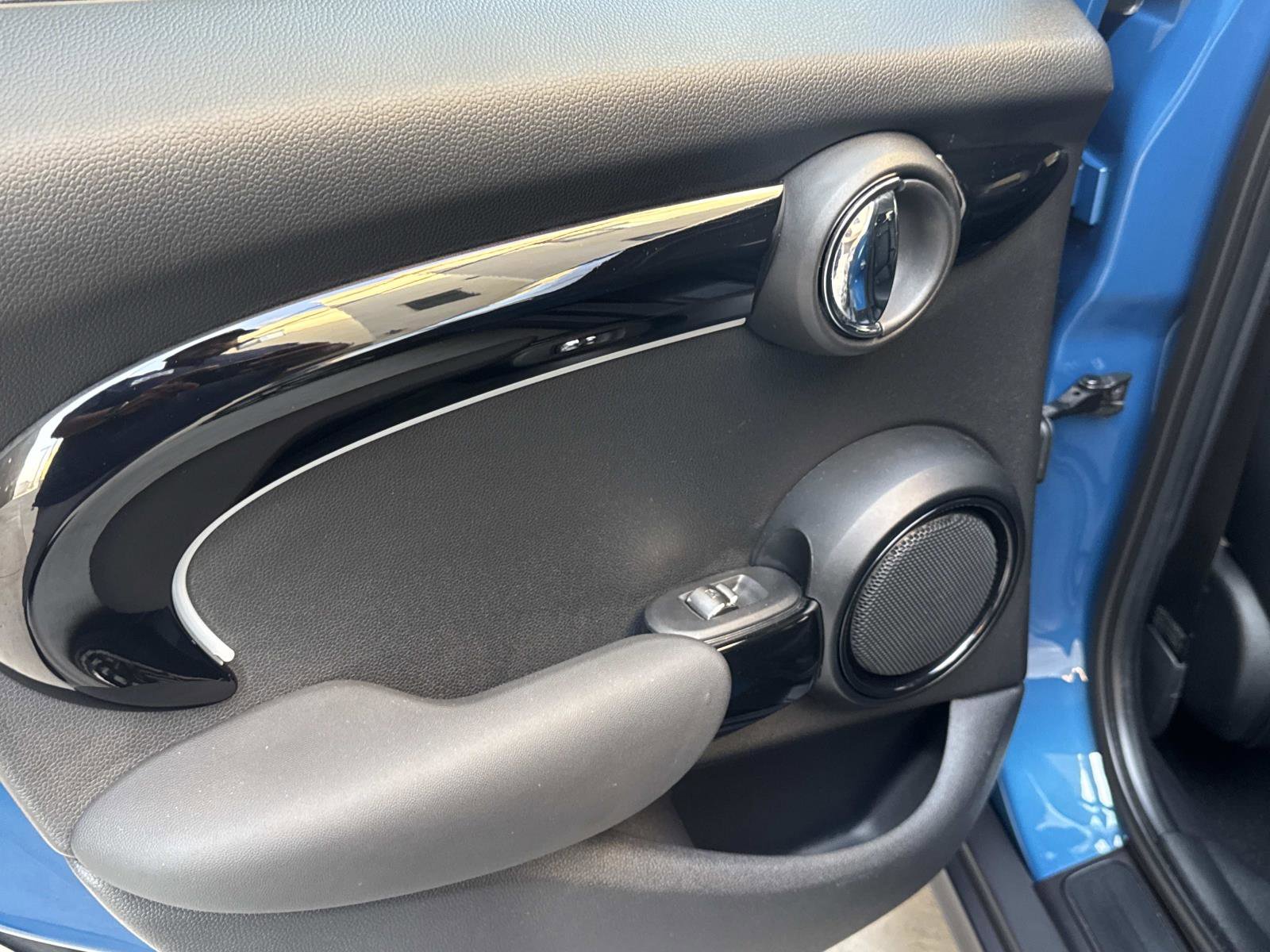 Certified 2023 MINI Cooper S image 9