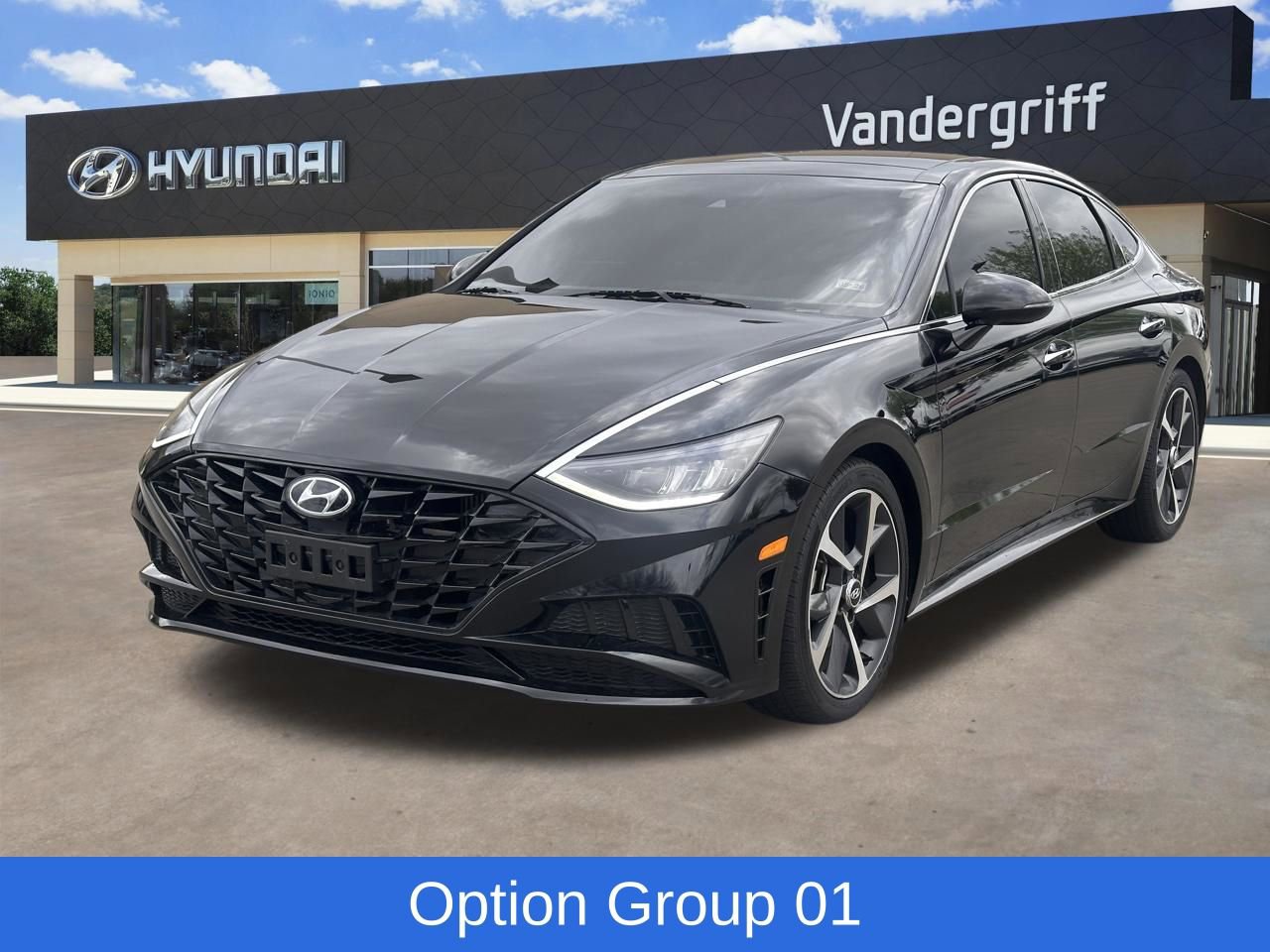 Used 2023 Hyundai Sonata SEL Plus w/ Preferred Accessory Package image 2