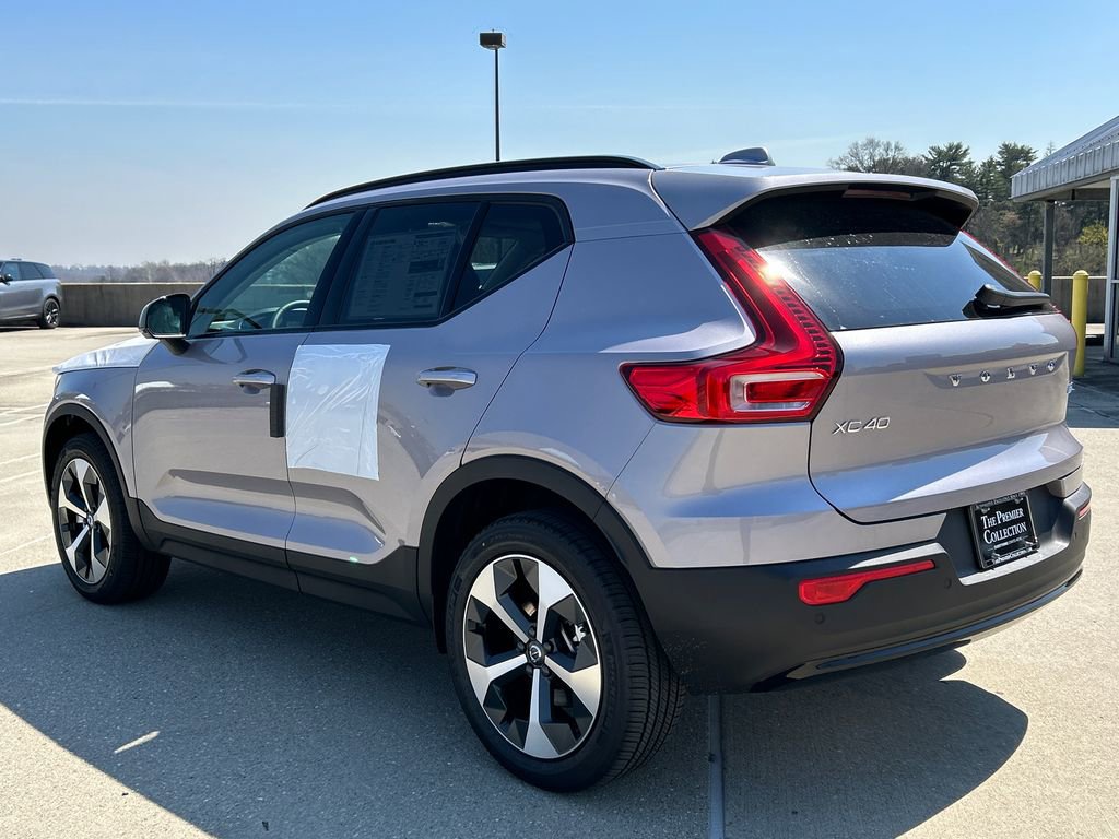 New 2026 Volvo XC40 B5 Core w/ Climate Package AWD/4WD image 4