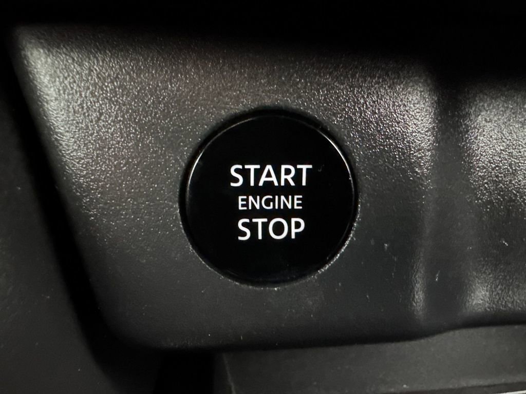 Used 2024 Nissan Rogue SV image 21