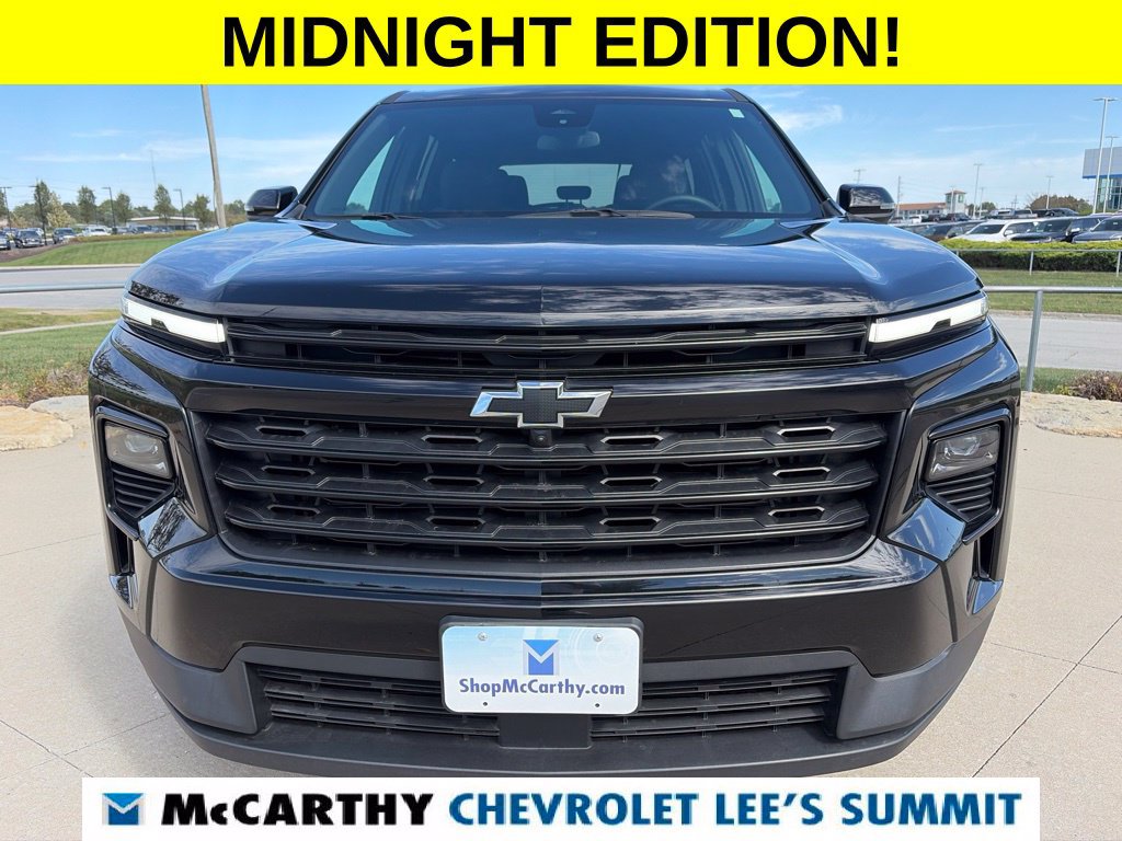 Used 2024 Chevrolet Traverse LT FWD image 3