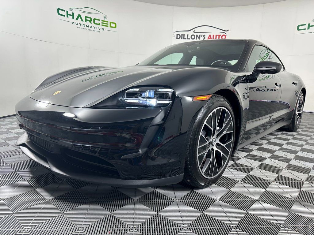 Used 2021 Porsche Taycan image 2