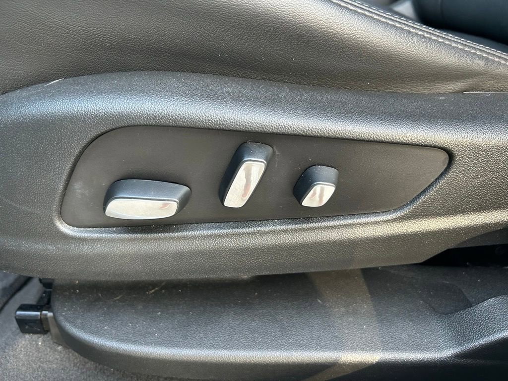 Used 2021 Cadillac XT6 Premium Luxury image 16