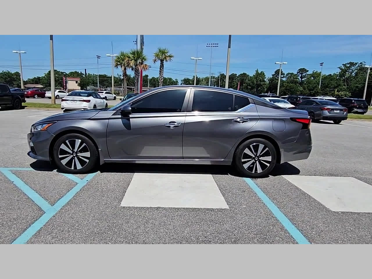 Used 2022 Nissan Altima 2.5 SV image 25