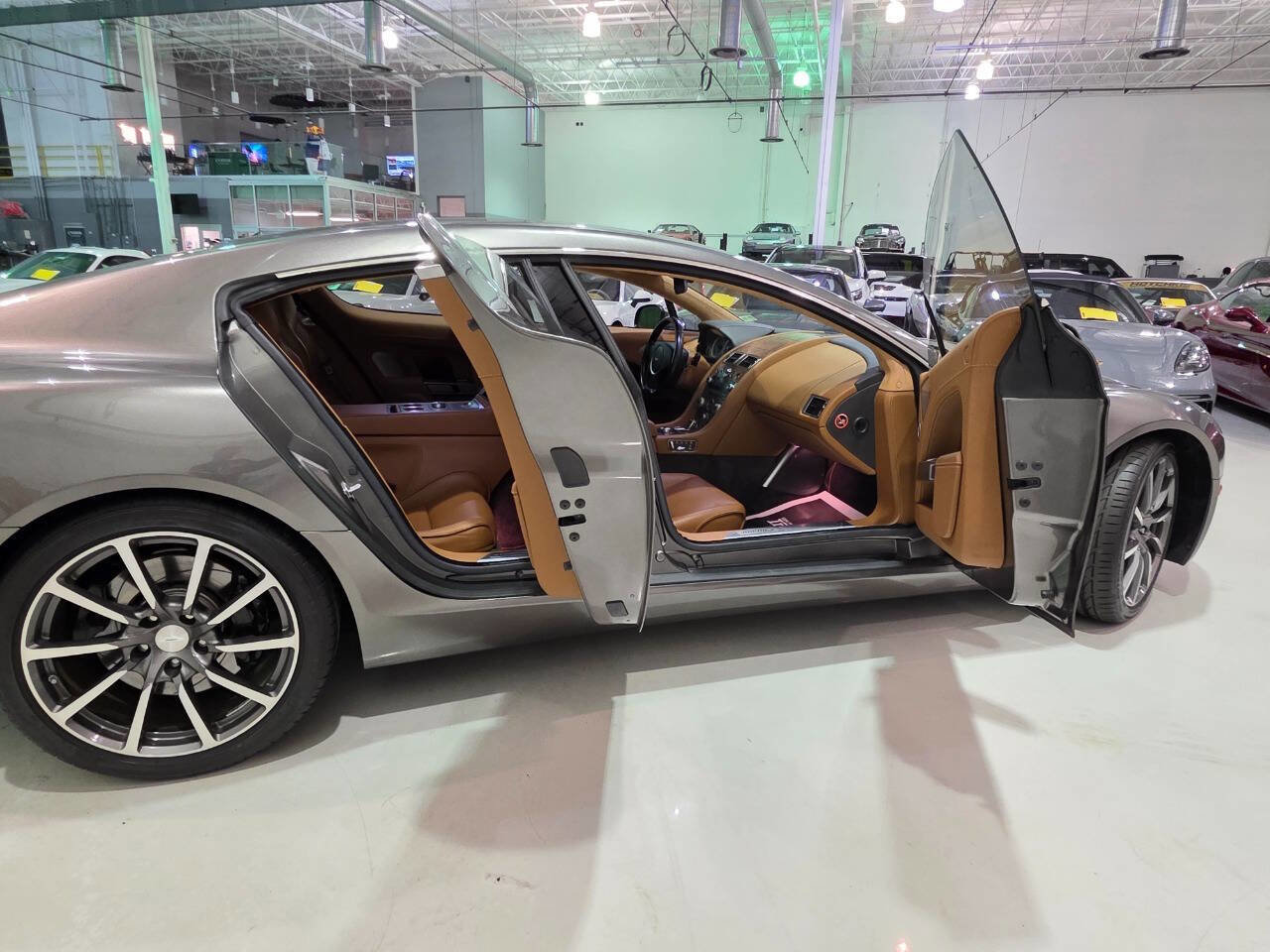 Used 2015 Aston Martin Rapide S image 31