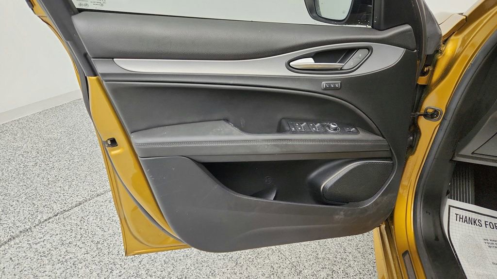 Used 2023 Alfa Romeo Stelvio Veloce image 30