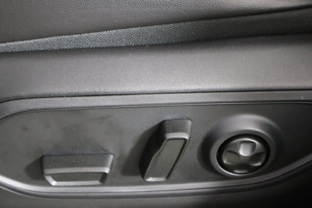 New 2026 Jeep Grand Cherokee Altitude AWD/4WD image 23