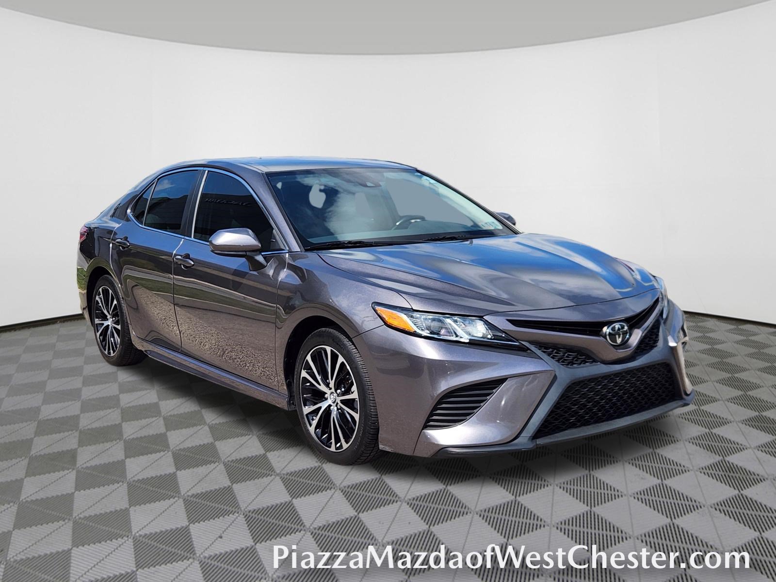 Used 2019 Toyota Camry SE FWD video 1